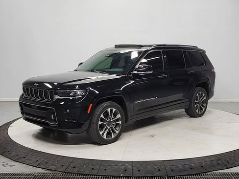 Used 2021 Jeep Grand Cherokee L Overland w/ Luxury Tech Group IV AWD/4WD image 3