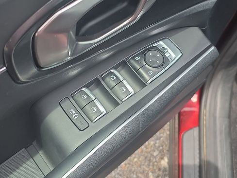Used 2024 Kia Sorento LX FWD image 14