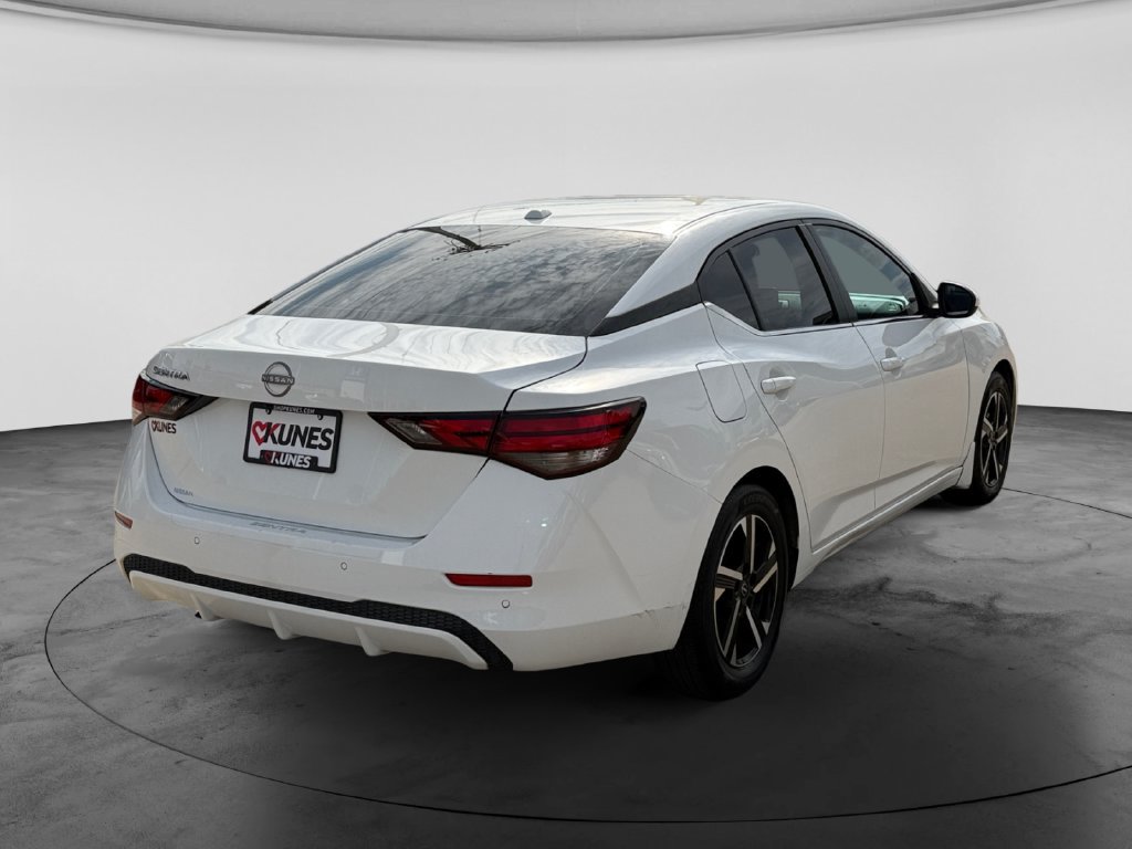 Used 2025 Nissan Sentra SV FWD image 9
