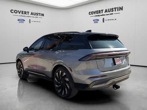 Certified 2024 Lincoln Nautilus Reserve w/ Equipment Group 202A image 3