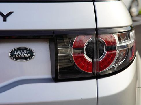 Used 2019 Land Rover Discovery Sport SE image 34