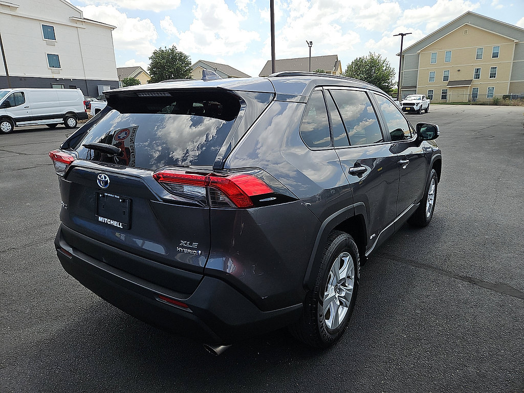 Certified 2021 Toyota RAV4 XLE w/ Convenience Package AWD/4WD image 5