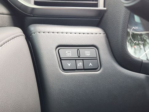 Used 2023 Lexus LX 600 4WD w/ Appearance Package image 26