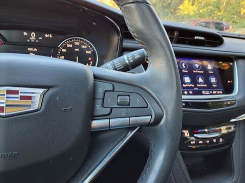 Certified 2024 Cadillac XT6 Luxury image 17