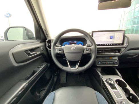 Used 2025 Ford Bronco Sport Outer Banks image 10