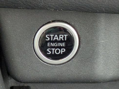 Used 2023 Nissan Rogue SV image 31