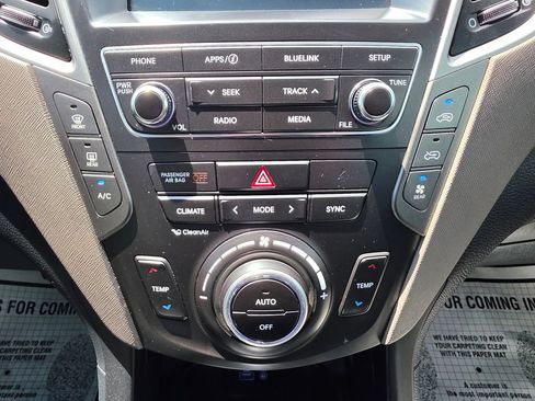 Used 2017 Hyundai Santa Fe Limited AWD/4WD image 39