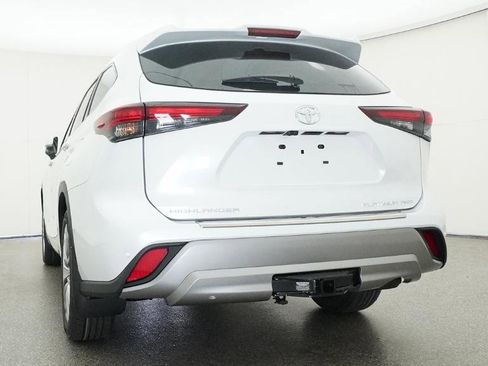New 2026 Toyota Highlander Platinum AWD/4WD image 14
