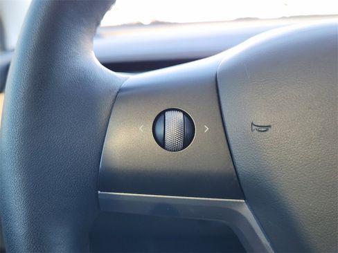 Used 2021 Tesla Model Y 2WD image 29