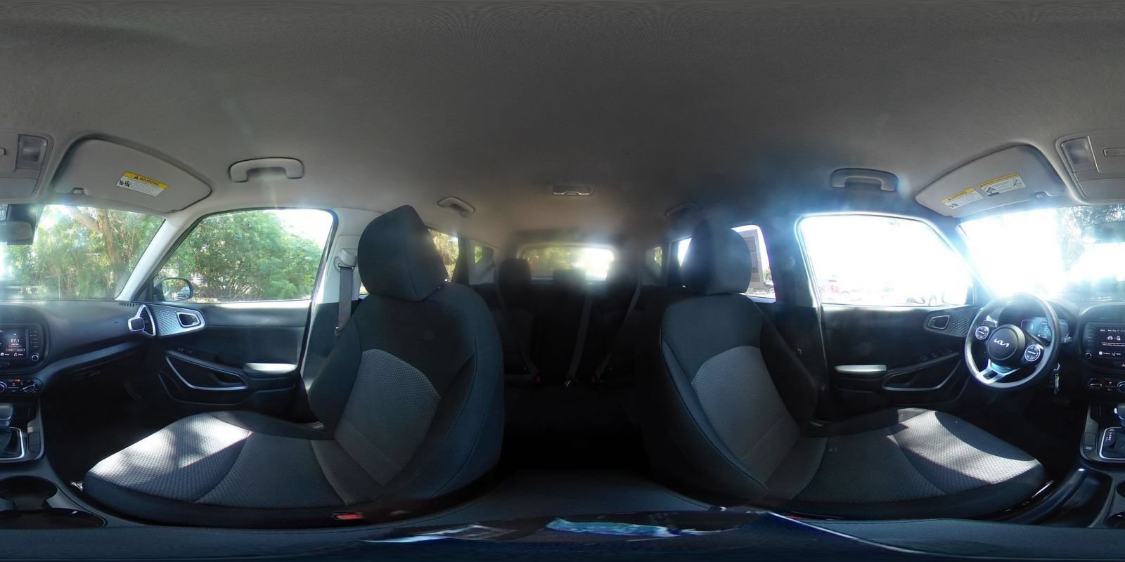 Used 2025 Kia Soul LX w/ LX Technology Package FWD image 39