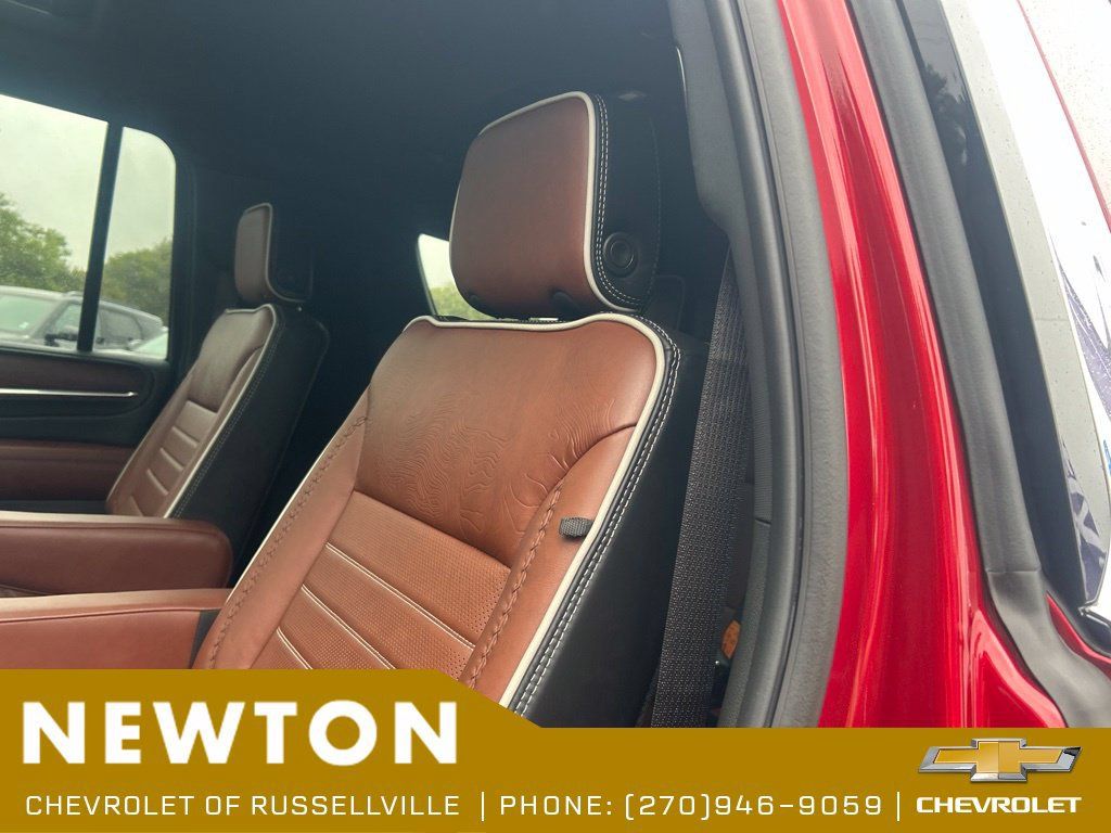 Used 2024 GMC Yukon XL Denali Ultimate AWD/4WD image 37