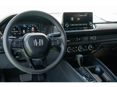 Used 2025 Honda Accord SE image 27