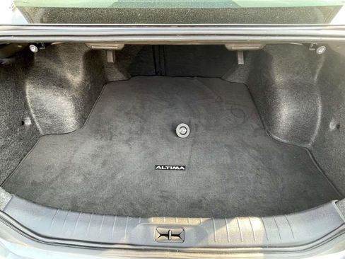 Used 2025 Nissan Altima 2.5 SV image 9