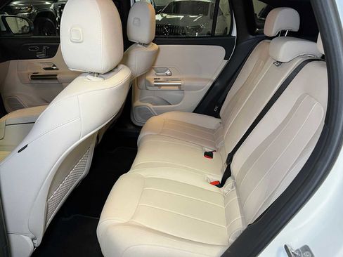 Certified 2025 Mercedes-Benz GLA 250 4MATIC image 19