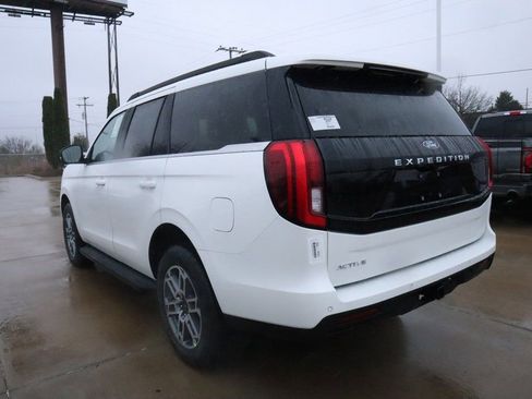 New 2025 Ford Expedition Active image 23