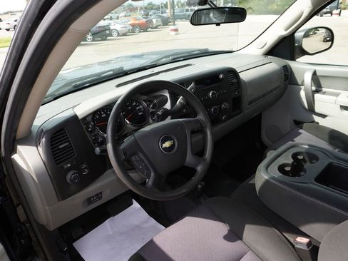 Used 2014 Chevrolet Silverado 2500 W/T w/ Snow Plow Prep Package AWD/4WD image 22