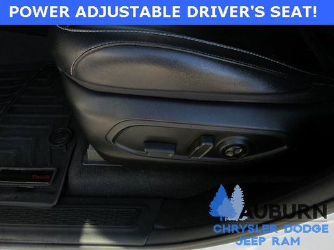 Used 2023 Jeep Grand Cherokee Limited w/ Black Appearance Package image 13