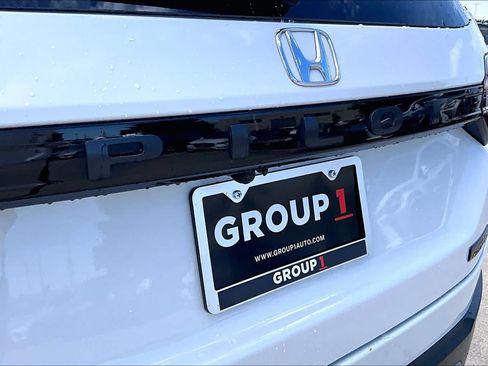 Used 2025 Honda Pilot TrailSport image 29