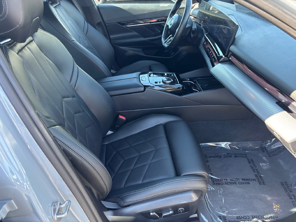 Used 2026 BMW i5 eDrive40 w/ M Sport Package RWD image 15