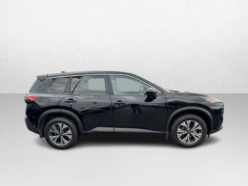 Used 2023 Nissan Rogue SV image 4