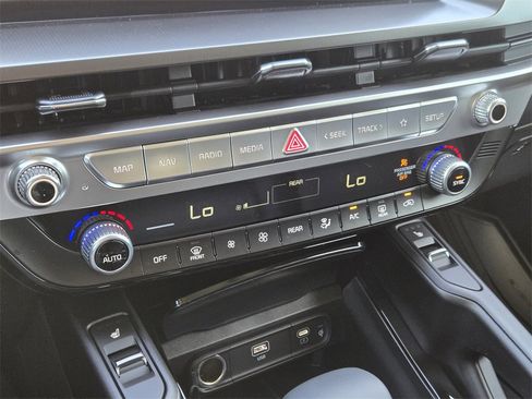 New 2025 Kia Telluride S image 14