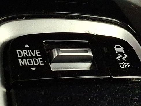 Certified 2024 Toyota Corolla SE image 23