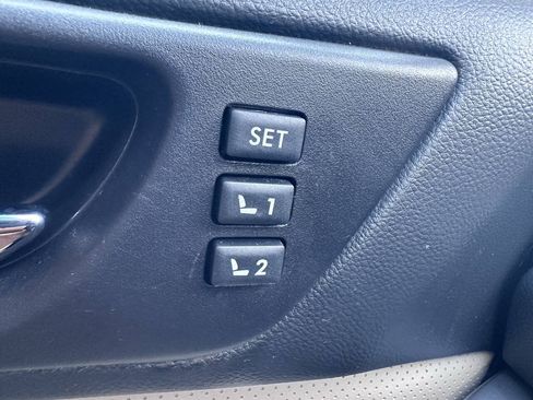 Used 2017 Subaru Legacy 2.5i Limited AWD/4WD image 23