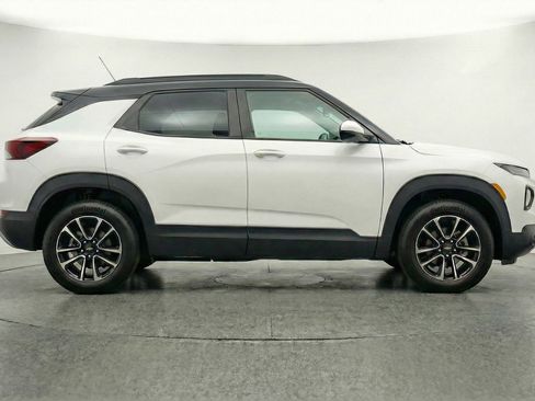 Used 2025 Chevrolet TrailBlazer LT image 11