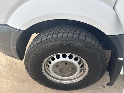 Used 2013 Mercedes-Benz Sprinter 2500 image 23