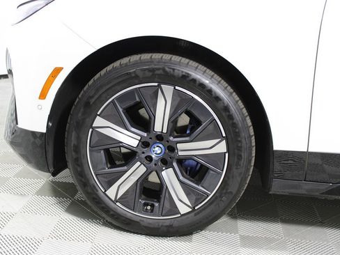 Used 2023 BMW iX xDrive50 w/ Sport Package image 4