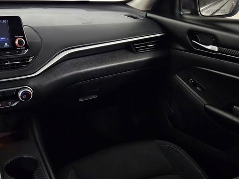Used 2022 Nissan Altima 2.5 S FWD image 9