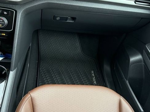 Used 2021 Volkswagen Atlas SEL image 31