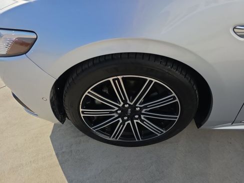 Used 2017 Lincoln Continental Reserve w/ Rear-seat Package image 5