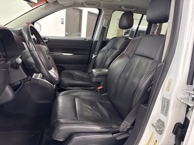 Used 2017 Jeep Compass Latitude AWD/4WD image 16
