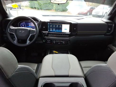 Used 2024 Chevrolet Silverado 2500 ZR2 w/ Technology Package image 23