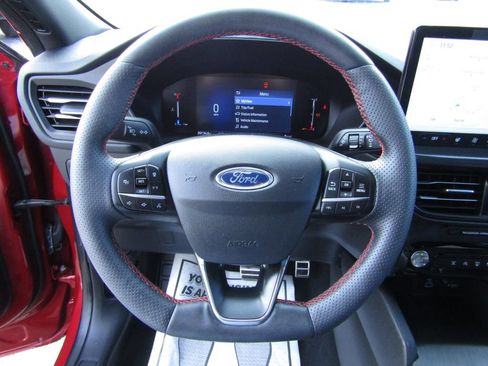 Used 2023 Ford Escape ST-Line w/ Tech Pack #1 AWD/4WD image 18