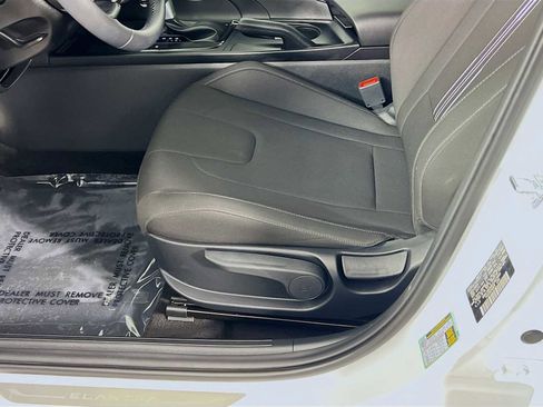 Certified 2025 Hyundai Elantra Sport FWD image 19