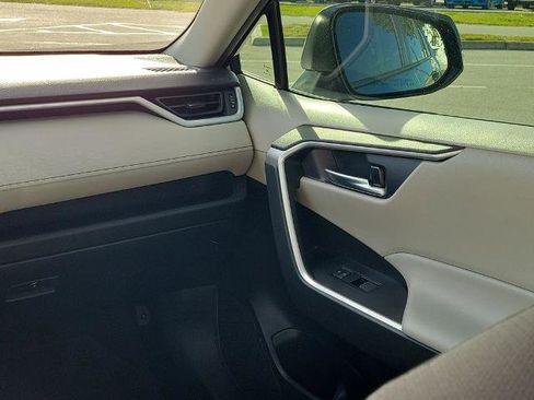 Used 2023 Toyota RAV4 XLE w/ Convenience Package image 17