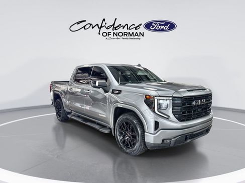 Used 2023 GMC Sierra 1500 Elevation w/ Elevation Premium Package AWD/4WD image 11