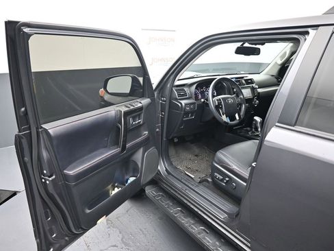 Used 2019 Toyota 4Runner TRD Off-Road Premium image 17