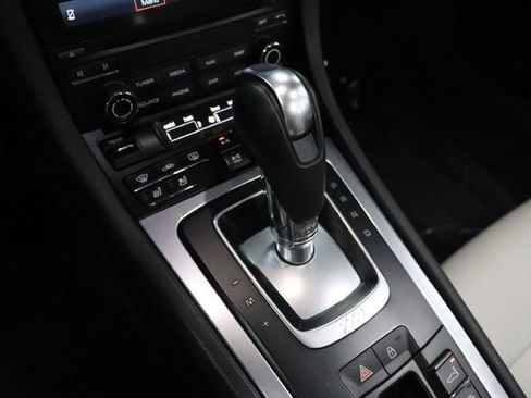 Used 2019 Porsche 718 Boxster RWD image 32