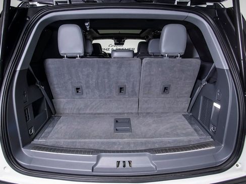 Used 2021 Lincoln Navigator Reserve AWD/4WD image 9