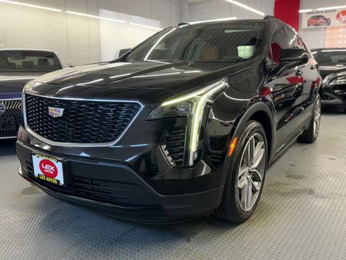 Used 2019 Cadillac XT4 Sport image 2
