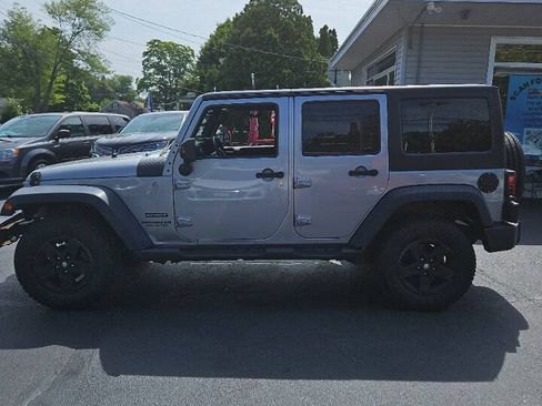 Used 2014 Jeep Wrangler Unlimited Sport w/ Quick Order Package 24S AWD/4WD image 9