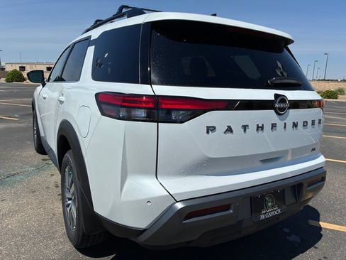 New 2026 Nissan Pathfinder SL FWD image 4