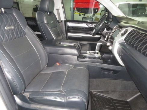 Used 2017 Toyota Tundra Platinum AWD/4WD image 36