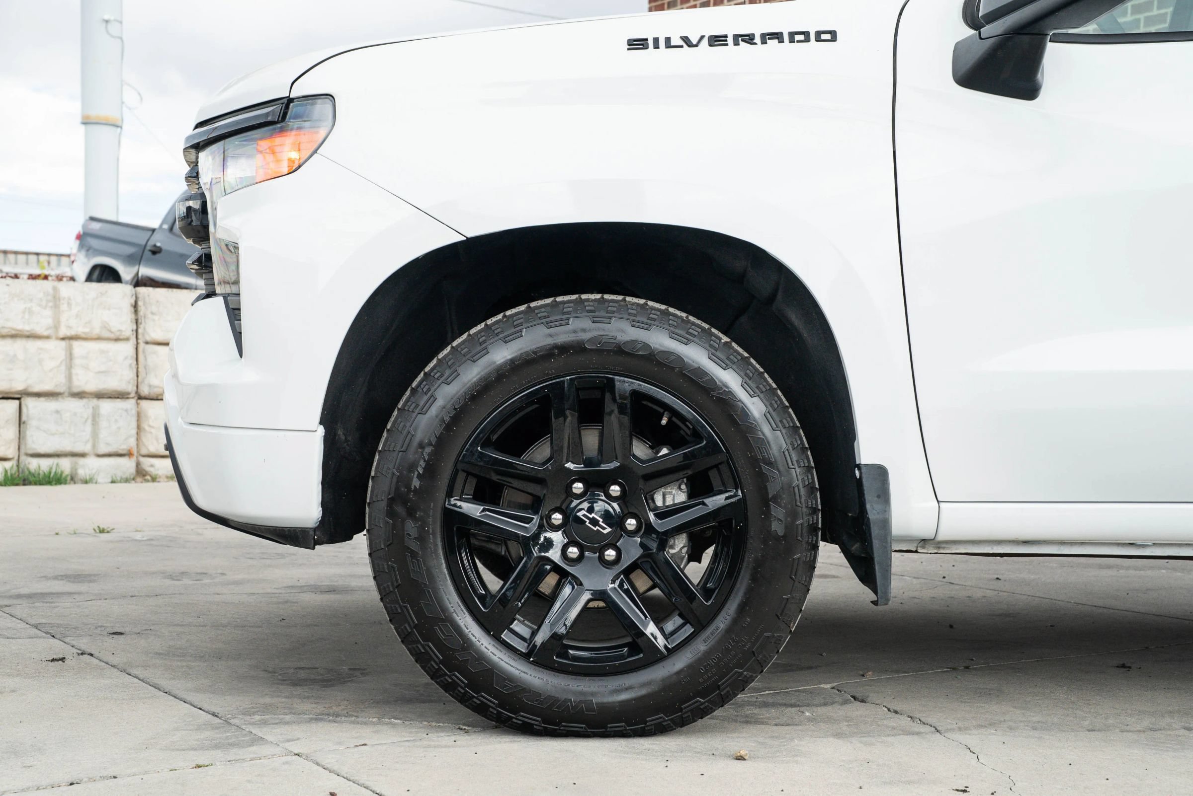 Used 2024 Chevrolet Silverado 1500 Custom w/ LPO, Dark Essentials Package AWD/4WD image 4