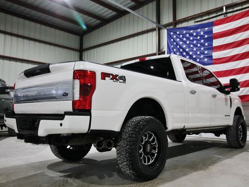 Used 2019 Ford F250 Platinum w/ Platinum Ultimate Package image 11