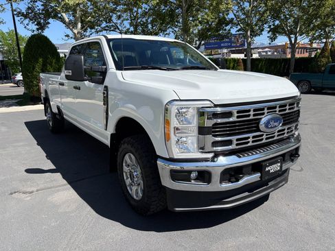 Used 2023 Ford F350 XLT w/ FX4 Off-Road Package AWD/4WD image 5