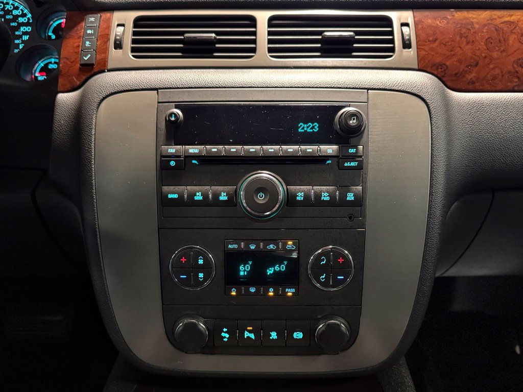 Used 2011 GMC Sierra 2500 SLT w/ SLT Convenience Package AWD/4WD image 17